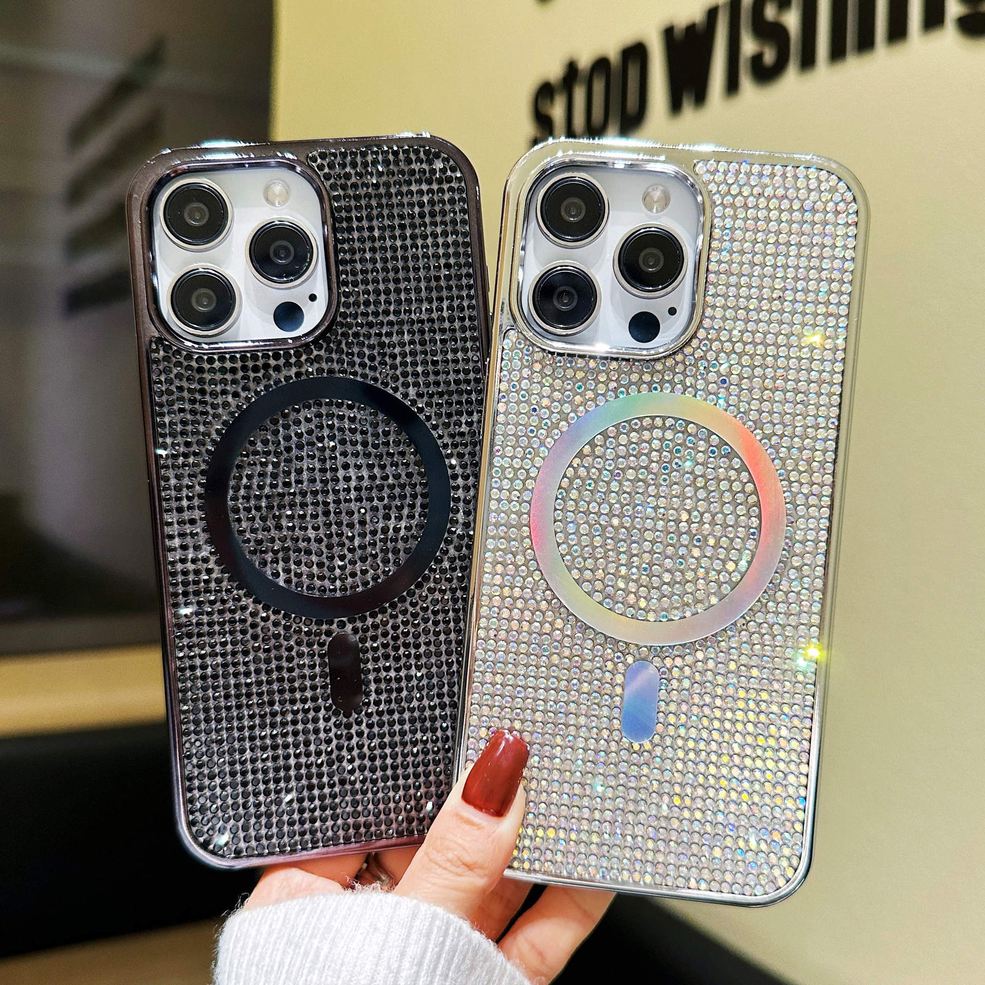 iPhone - Luxury Diamond Magnetic Case