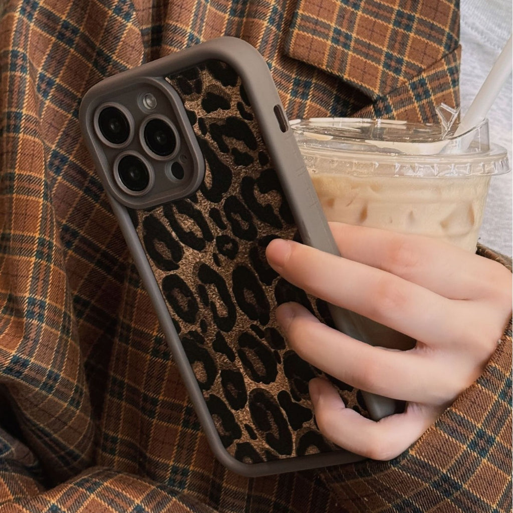 iPhone - Leopard Print Case